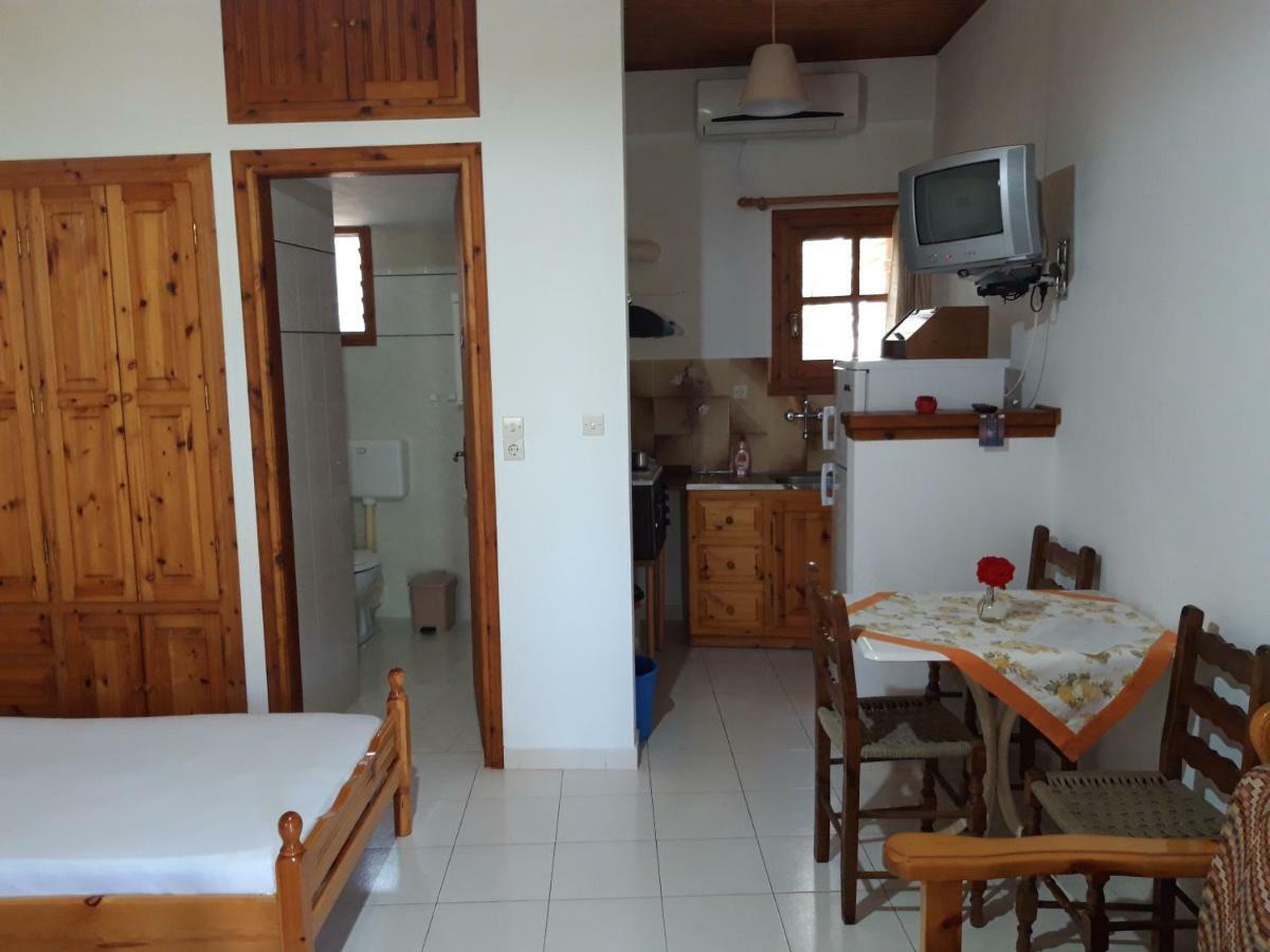 Koutadelias Rooms Kalamos  Exterior photo